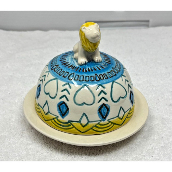 Vintage Lion Topped Domed-Lid Round Butter Dish Keeper Ceramic Blue/Yellow/Cream - Picture 2 of 5